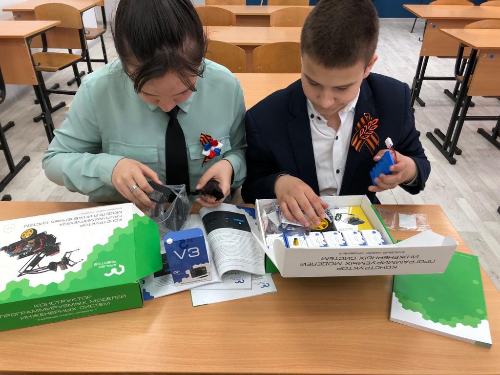 Собираем роботов.